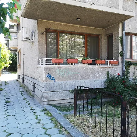 - Lets4holiday Apartment
