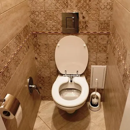 - Lets4holiday Apartment
