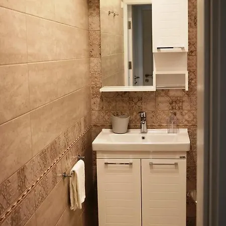 - Lets4holiday Apartment