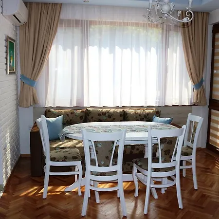 - Lets4holiday Apartment Varna