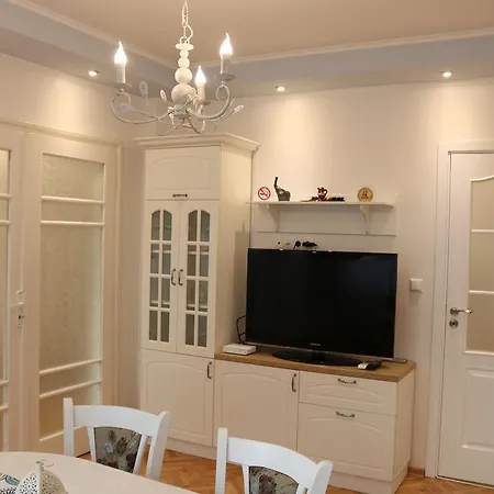 - Lets4holiday Apartment