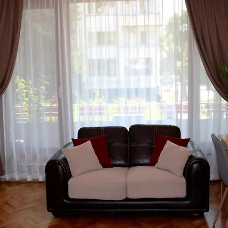 - Lets4holiday Apartment