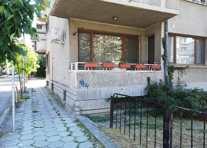 - Lets4holiday Апартаменты