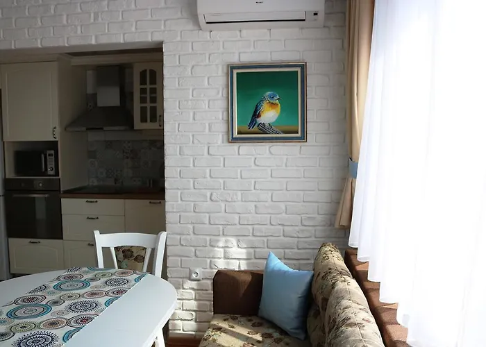 - Lets4holiday Apartment *