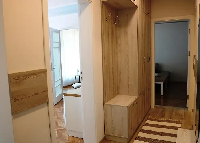 - Lets4holiday Apartment