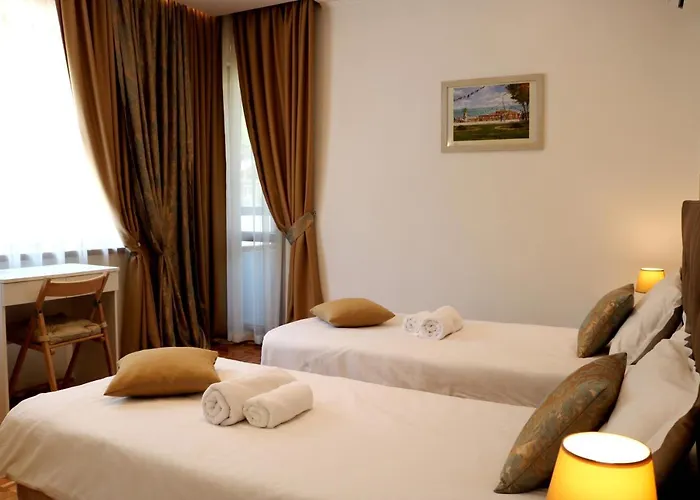 - Lets4holiday Apartment